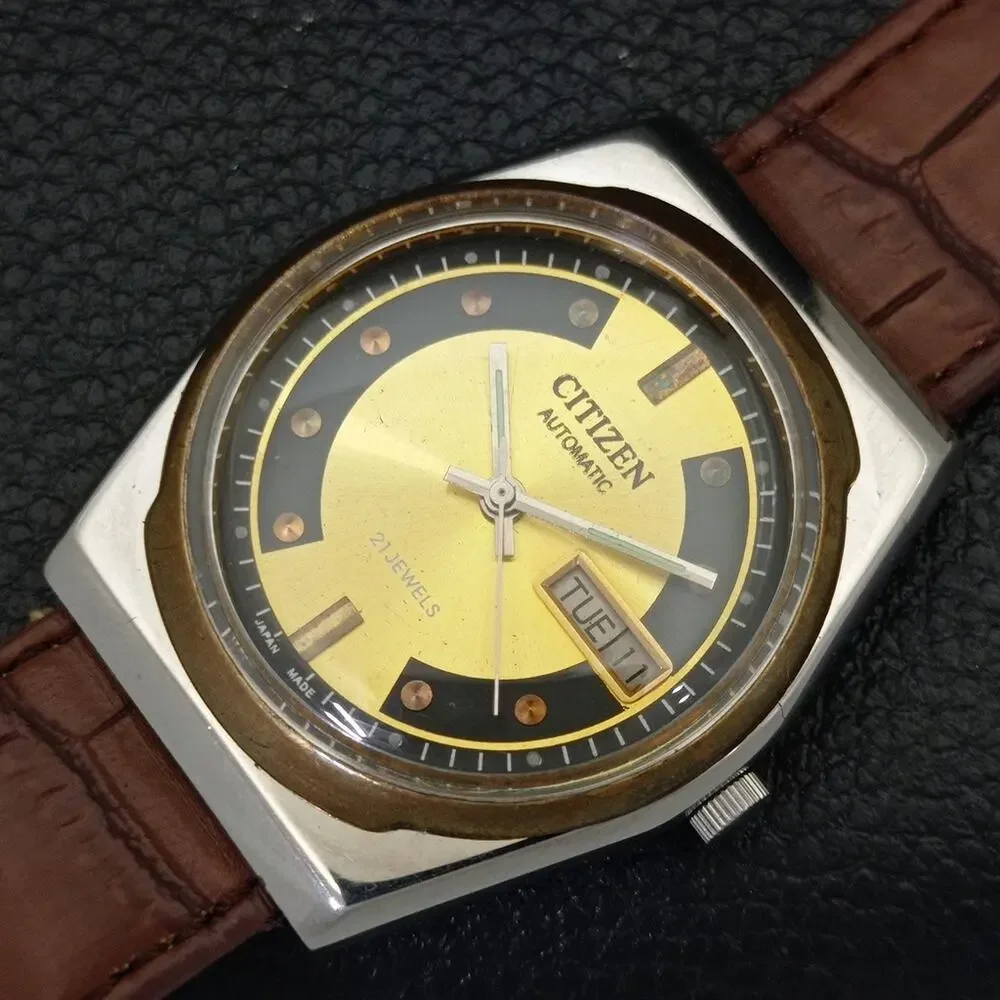 Vintage 1974 Citizen Automatic Mens Silver Watch W/daydate & Gold accents